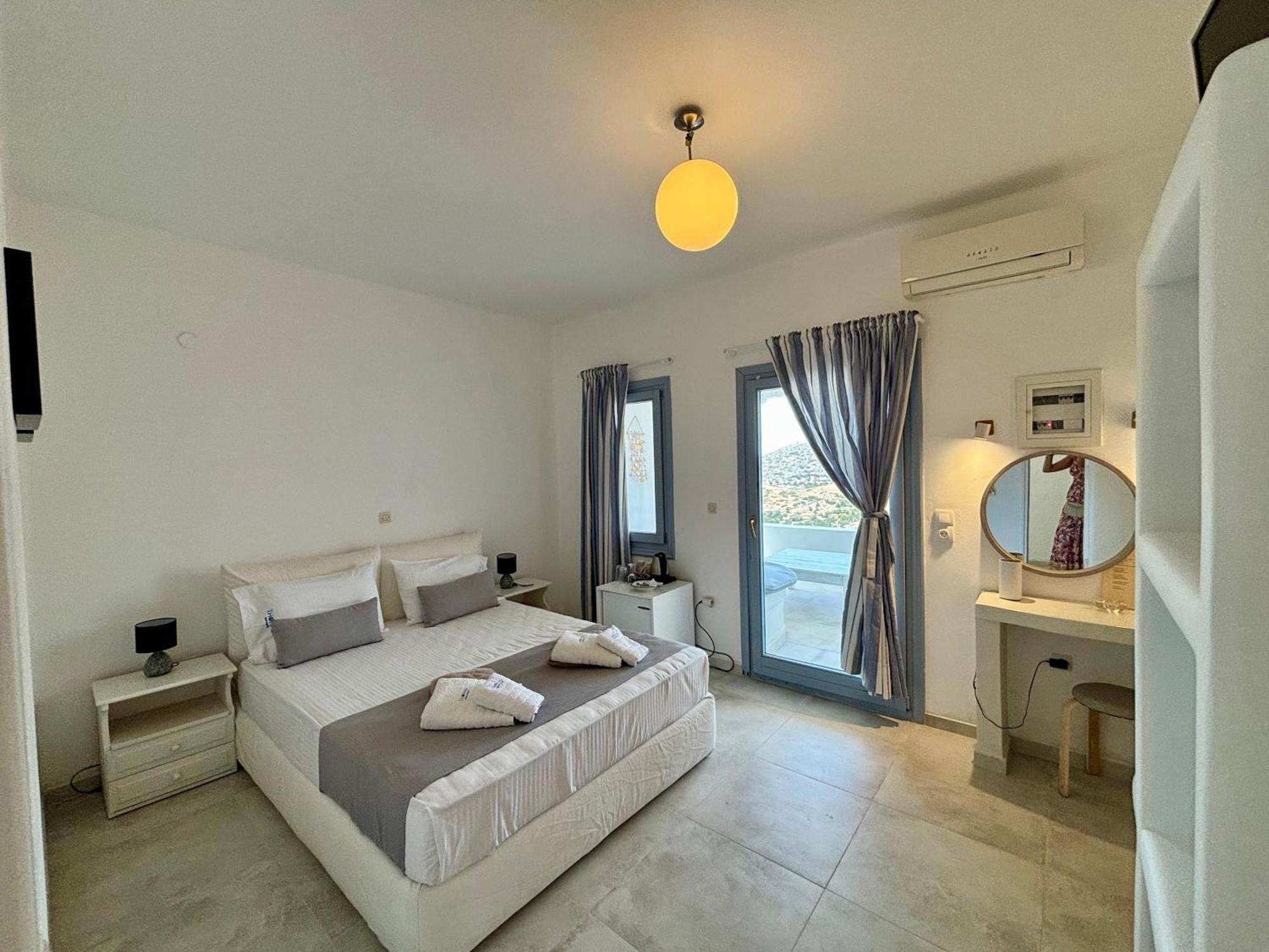 Thomas Apartments Katapola - Chora Екстер'єр фото